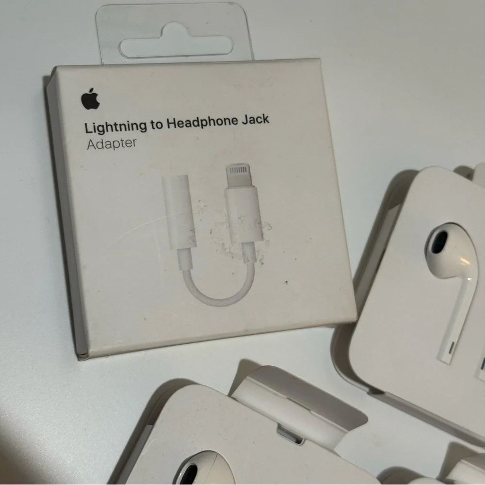 Apple premium earbuds